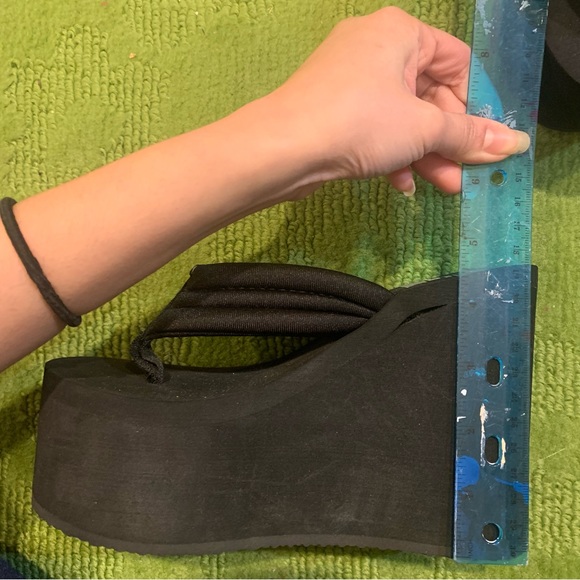 Black Chunky Platform Sandals - Picture 4 of 4